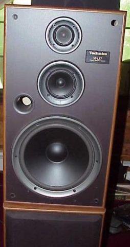 Cerwin Vega D7 speakers (in original box)