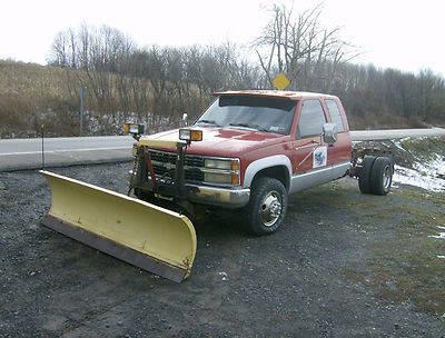 Chev 3500 1 ton dually 4x4 with fisher plow