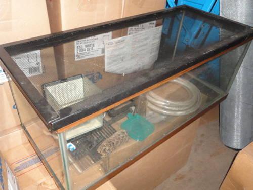 Clean Used 20 Long Reptile/Snake Tank & Supplies