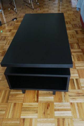 Coffee Table with Shelf - must go