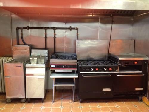 COMPLETE COMMERCIAL KITCHEN WITH VENTILATION SYSTEM