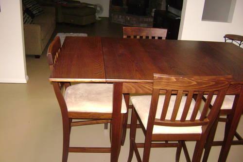 *** Counter Height Diningroom Table and 4 Chairs ****
