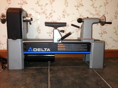 Delta 46-460 Wood Lathe With Extras - Never Used