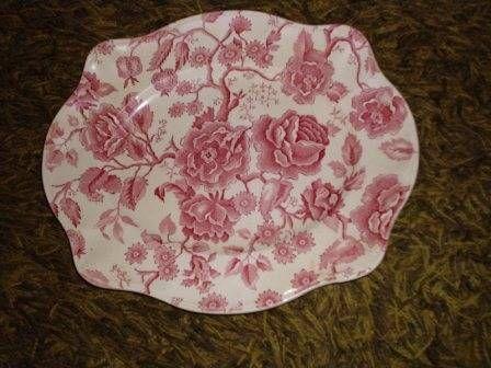 ENGLSH CHIPPENDALE RED DINNER PLATE EXQUSITE PEICE