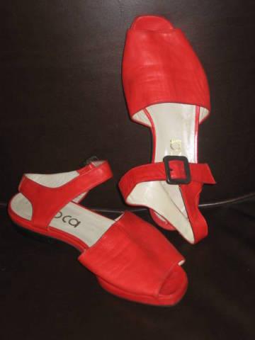 Fabulous Women's Red Strappy Shoes-Size 6.5