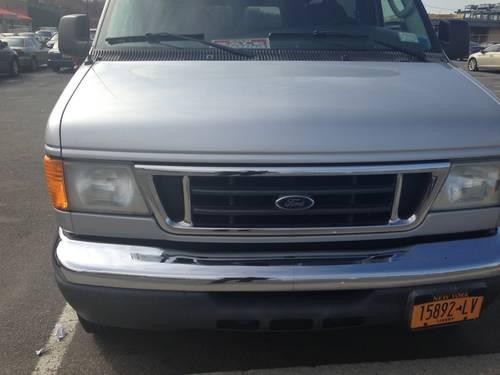 For sale is a 2005 Ford 350 supper Duty XLT