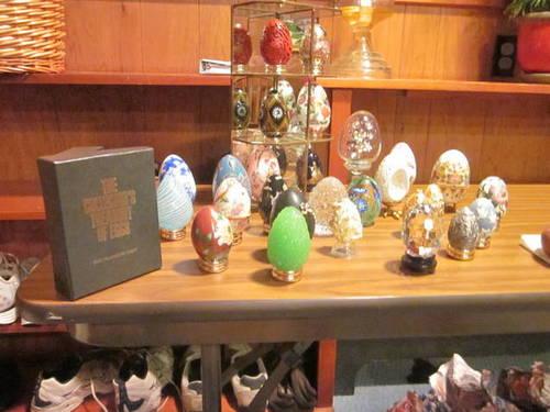 FRANKLIN MINT COLLECTIBLE EGG COLLECTION