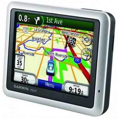 GARMIN - GPS NAVIGATION WITH LIFETIME LIVE TRAFFIC!