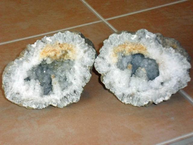 GEODE with metal display stand