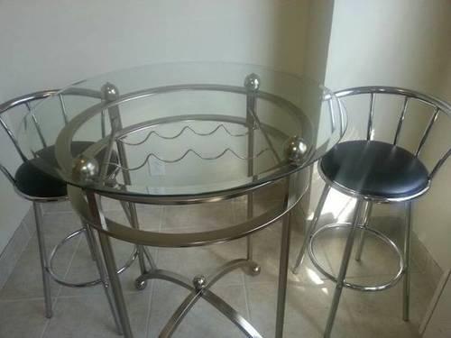 Glass and Chrome Table and Bar Stools!