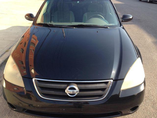 GREAT !! 2004 Nissan ALTIMA , great on gas , READY TO GO !!