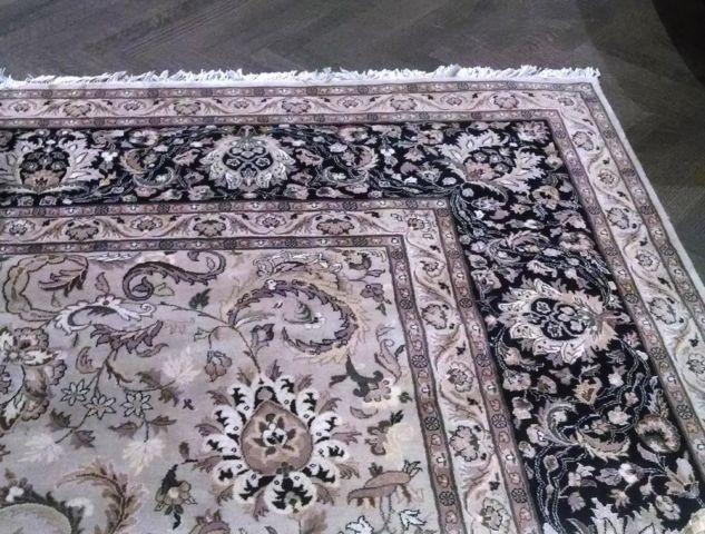 Hand-knotted Traditional Wool Rug from India 10' x 14'