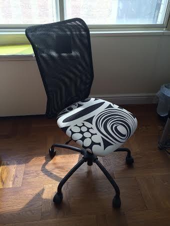 Ikea black & white swivel chair, like new