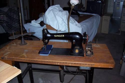 Industrial/Commercial Sewing Machine - Singer