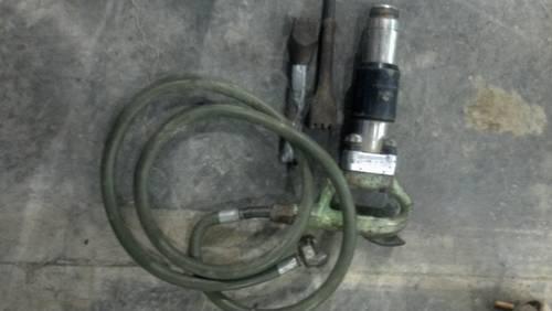 Industrial Strength Sullair Air Hammer w/hose and 2 bits!!!