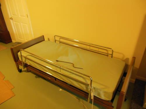 Invacare Electric Hospital Bed W/Hand Crank Excellent Cond.
