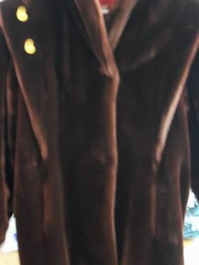 Ladies Brown Leather Short Coat Size Medium Excellent Condition