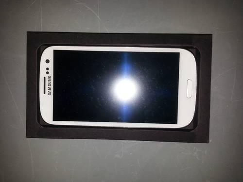 Like NEW Mint Condition Samsung Galaxy S3 Sprint Phone