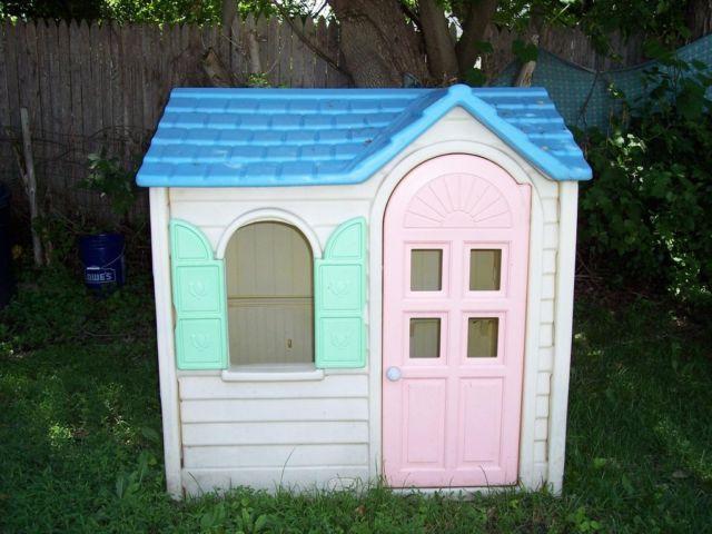 Little Tikes Country Cottage Large Outdoor Playhouse