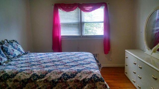 looking to rent one of my beautifull,big, furnished room.