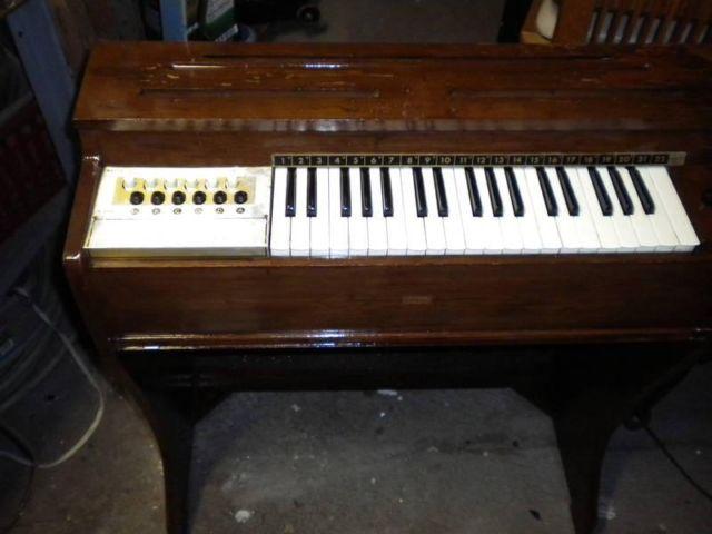 Magnus Organ Model 545 