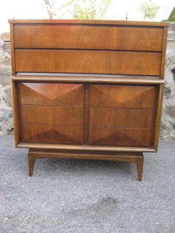 Mid-Century Chest of Drawers Dresser (Delivery Avail)