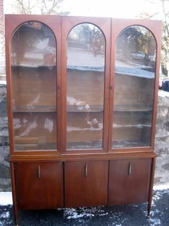 Mid-Century Display Cabinet/Credenza by Broyhill
