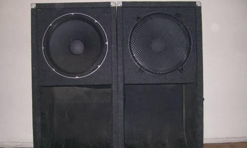 Moving and need to sell DJ speakers