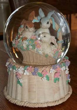 Musicial Snow Globes: Rabbit theme, Child / Angel theme each