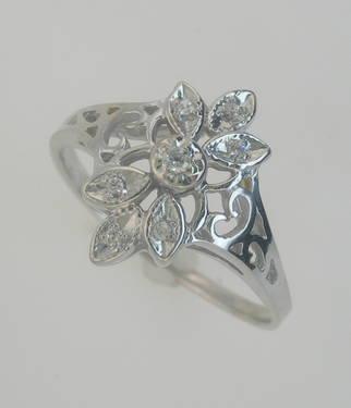 New Cute Genuine Diamond Cluster Ring 10kt White or Yellow Gold Sizes