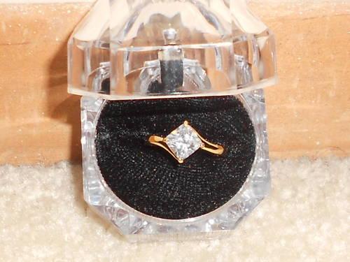 NEW LADY'S GOLD PLATED RING WITH 9mm DIAMOND-LIKE CUBIC ZIRCONIA GEMS