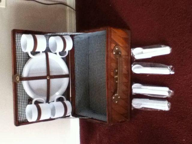 New, Old Fashioned Picnic Basket