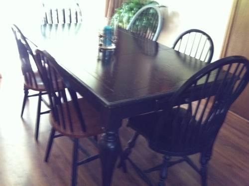 OAK TRESTLE TABLE AND 6 CHAIRS