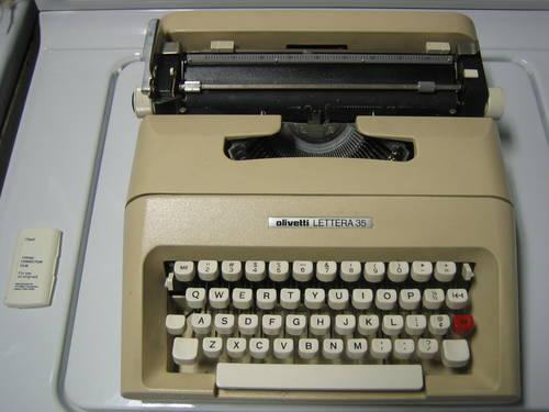 Olivetti Lettera 35 Typewriter