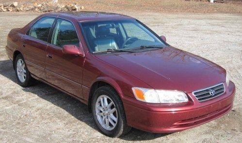 ONE OWNER, CLEAN CARFAX, 2001 TOYOTA CAMRY XLE V6