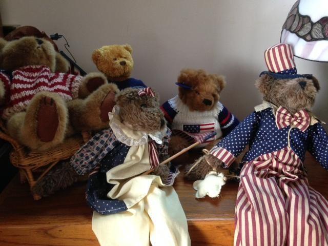 patriotic decorations -- birdhouse, adorable teddy bears