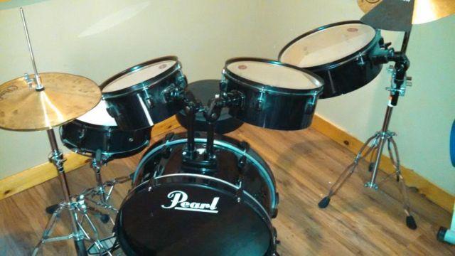Pearl Rhythm Traveler 5 Piece Drum Set