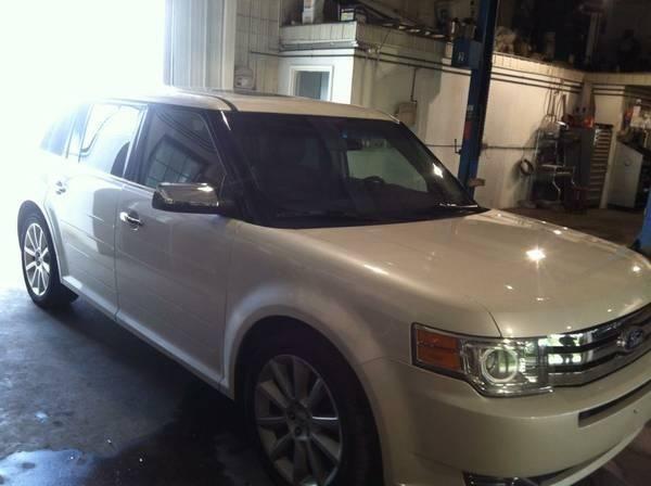 Pearl White 2012 Ford Flex Limited