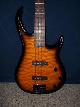 Peavey Millenium bass and Max 110 amp like new