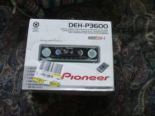 Pioneer DEH-P3600 AM/FM CD In Dash Receiver