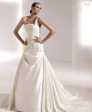 Pronovias Grecia Wedding Dress