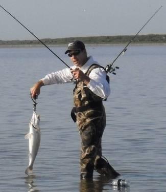 See The Wade Right Belt in Action!! Dunk Your Lures, Not Your Reels!!