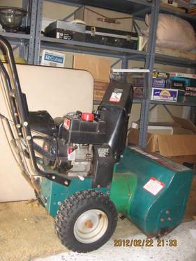 SNOW KING SNOW THROWER - 5hp - 5 years young