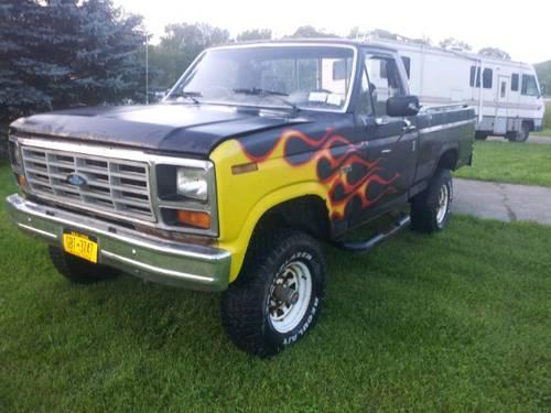 Solid1985 Ford F150 4x4 351w 4 Speed Lifted