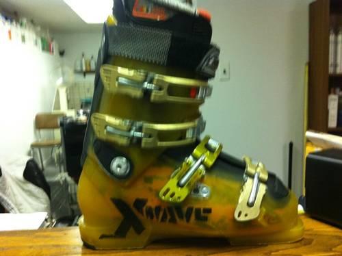 Solomon men's ski boot