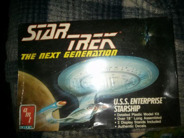 Star Trek TNG USS Enterprise Model Kit