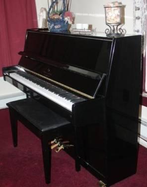 Story & Clark Ebony Upright Piano