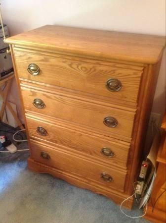 Used solid oak dresser in great condition