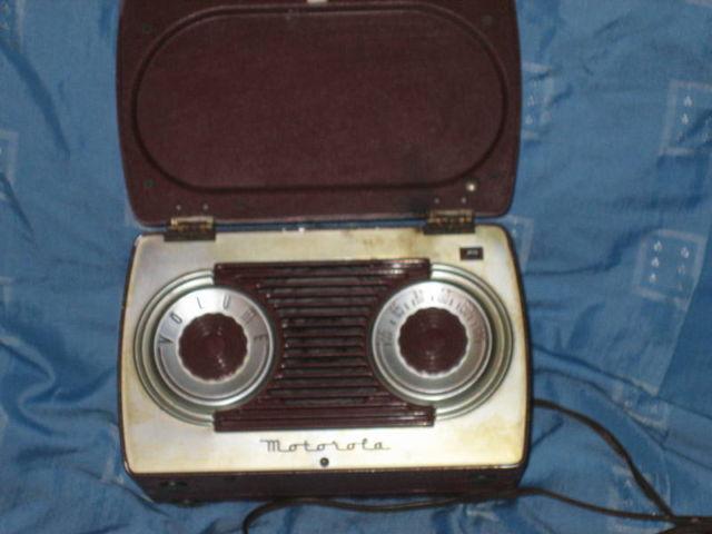 Vintage Collectible Bakelite Radio