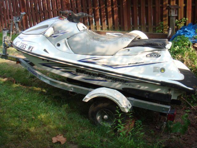 Wave Runner- 2000 Yamaha 800, 2 Seats with a 2000 Trailer